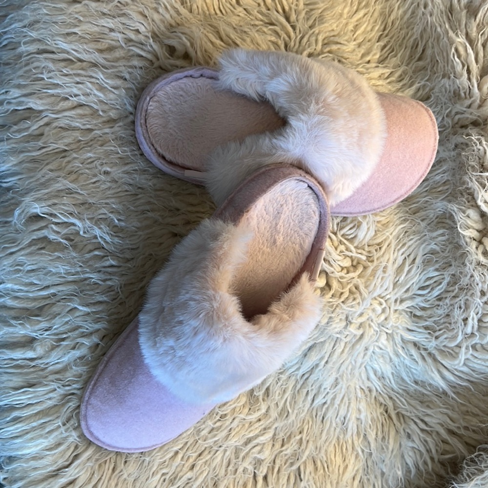 Crocs Size 9 Fuzzy Slippers